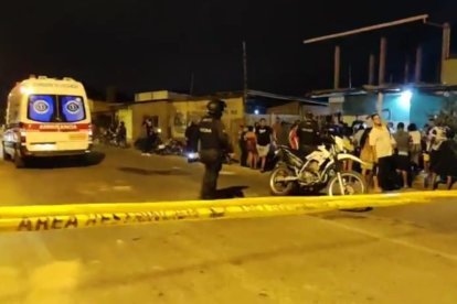 Las autoridades acordonaron la zona donde se dio el crimen.