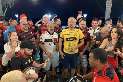 Braulio, Thiago y Rómulo le ponen ritmo a las noches de Guayaquil. Son una fiesta en Puerto Santa Ana.