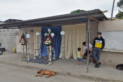 Al velorio de Isabel Vargas acudieron amigos y familiares.