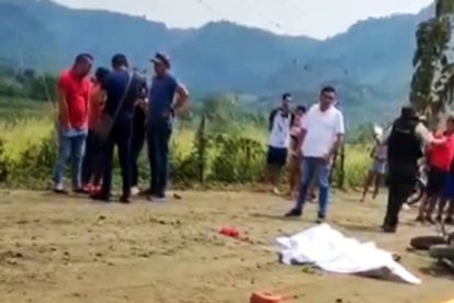 Las víctimas al igual que sus verdugos se movilizaban en motos. La plomiza, según lugareños, fue de película de acción.