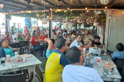 El Puerto Santa Ana se llena de puros ecuatorianos