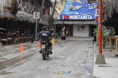Montañita es una comuna del cantón Santa Elena. Sus habitantes se preparan para mitigar la delincuencia.