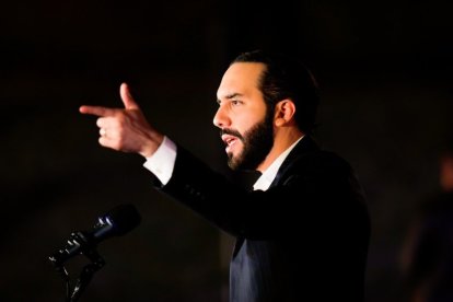 El presidente de El Salvador escribió en Twitter su opinión sobre un estado de excepción.