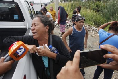 Familiares de internos de la 'Peni' claman por sus vidas