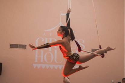 Con una exhibición se reinauguró la escuela de artes aéreas, ubicada dentro del kartódromo internacional Ciudad de Guayaquil, junto al Teatro Centro de Arte.