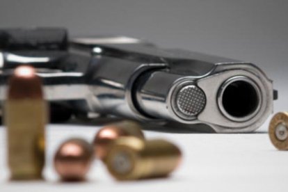 Le dispararon tres veces y luego... ¡siguieron con tres plomazos más!