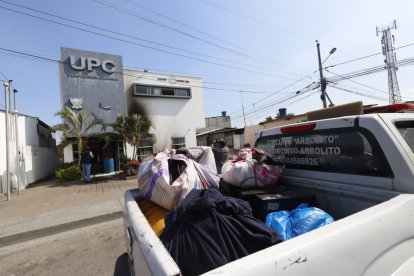 Los policías de la UPC de El Arbolito abandonaban las instalaciones luego del ataque.
