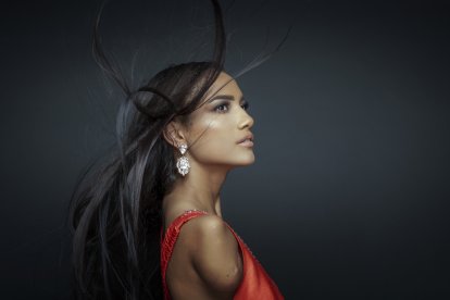 Una de sus pasiones es el maquillaje y los temas espirituales.