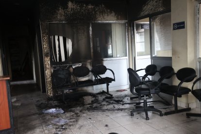 El resultado de la explosión ocurrida  en una Unidad de Policía Comunitaria.