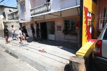 Teo Arreaga Cabrera estaba sentado en esta vereda cuando le dispararon.