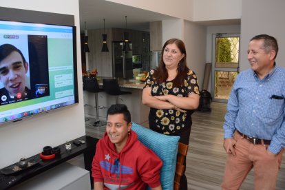 Diego Moncayo quiere apoyar a su amigo Ucraniano que esta en medio de la guerra su familia lo apoya y ha organizado rifas y sorteos para poder recoger fondos y asi poder traer a su amigo  Quito 24 de Octubre de 2022 Agencia(ag-extra ag-expreso-ag-quito) Gustavo Guaman