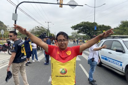 Ricardo Suquillo y una historia de amor y vida en el sorprendente Aucas. Dice que sobrevivió para festejar.
