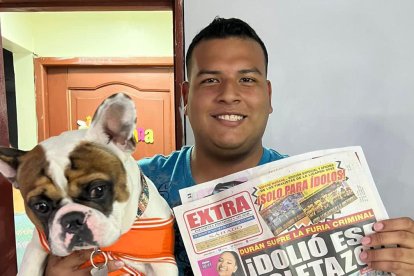 Robert quiso salir con Floky. Al can parece que también le impactó la noticia.