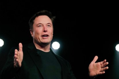 Musk cancela la marca de verificación "oficial" que Twitter acababa de lanzar