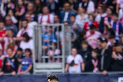 Ecuatorianos en el exterior: Piero Hincapié jugó todo el partido y sumó otra victoria con el Bayer Leverkusen