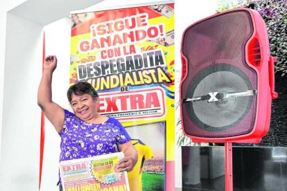 La mujer no creía lo que veían sus ojos y tuvo que pedirle a una compañera de trabajo que leyera bien. Y sí, allí decía: ¡Ganaste un parlante!