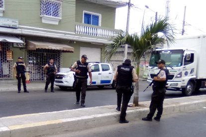Guayaquil: Alerta de bomba paniqueó a los moradores de vía a la Costa