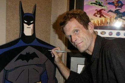 En un comunicado, la compañía propietaria del personaje del hombre murciélago, dijo que Conroy murió el jueves tras una corta batalla contra el cáncer.