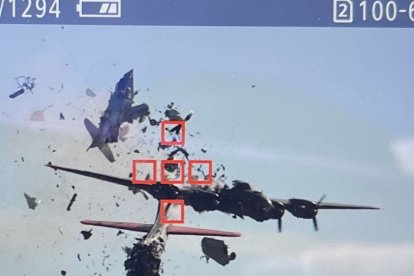 l programa incluía un desfile de aviones bombarderos, entre ellos el B-17, seguido de escoltas de cazas, incluido el P-63.