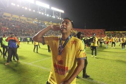 El técnico venezolano está segura que la conexión del equipo con su hinchada marcó el camino del triunfo.