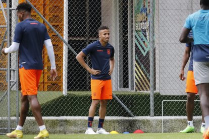 Byron Castillo estuvo con la Tricolor en España y fue parte del amistoso ante Irak, juego del que salió con un golpe en el tobillo.