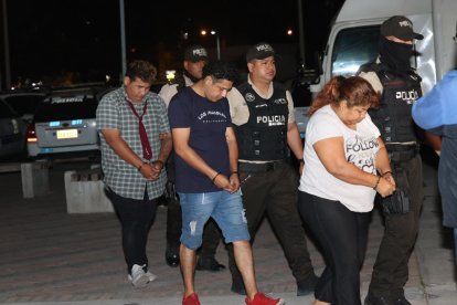 De los tres detenidos, la mujer registra antecedentes penales.