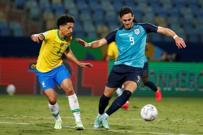 Leonardo Campana (d) disputó varios partidos de eliminatorias y Copa América con la Tri.