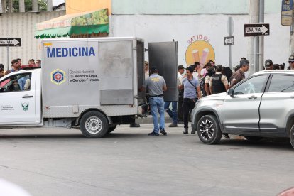 La víctima mortal y su empleador estaban en este vehículo cuando llegaron los asesinos.