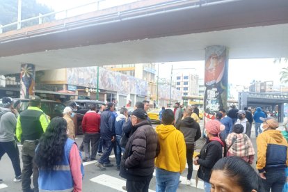 Alrededor de 400 buses que prestan servicio en la zona urbana de Ambato no hicieron sus recorridos.