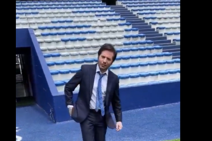 El comediante Víctor Aráuz realizó un video en el que realiza una broma de mal gusto, para la afición de Emelec.