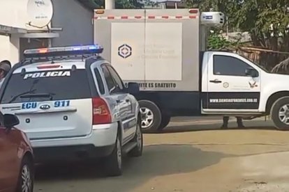 El cuerpo fue trasladado al Centro Forense de Manta.