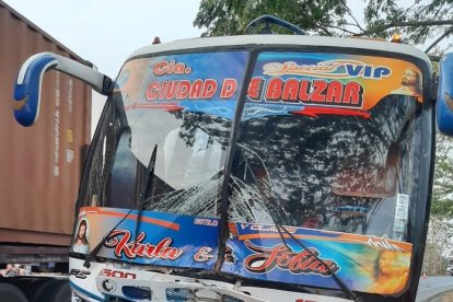 El transporte involucrado en el accidente está retenido.