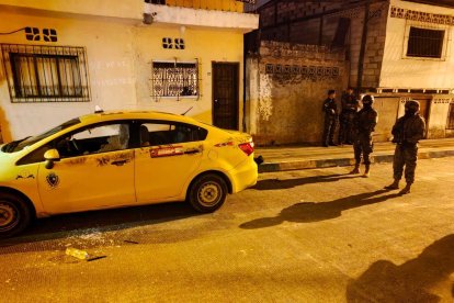 El vehículo de la víctima también fue localizado.