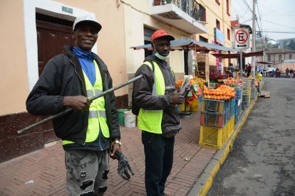 Los guardianes hacen rondas desde las 05:00 hasta las 13:00.