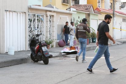 Un hombre de 52 años fue abatido en una calle de la ciudadela San Felipe, en el norte de Guayaquil.