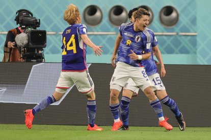 Los goles de la selección de Japón los marcaron Ritsu Dōan (8) y Takuma Asano.