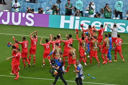 El delantero nacido en Camerún da 3 puntos de oro a los helvéticos.