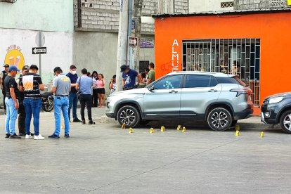 El 16 de noviembre, un adulto y un menor murieron como efecto de una balacera en el bloque 6 de Bastión Popular. Otro ciudadano quedó herido.