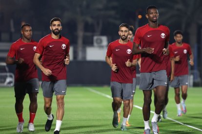 La selección de Catar irá con equipo completo ante Senegal.