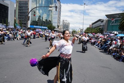 El Desfile de la Confraternidad se llevó a cabo en el norte de la capital.