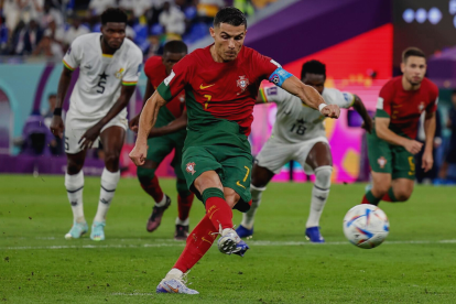 Cristiano Ronaldo se convirtió en el único jugador en anotar en cinco Mundiales.