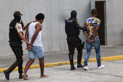 Presuntos sicarios fueron detenidos luego de matar a un hombre en el sur de Guayaquil