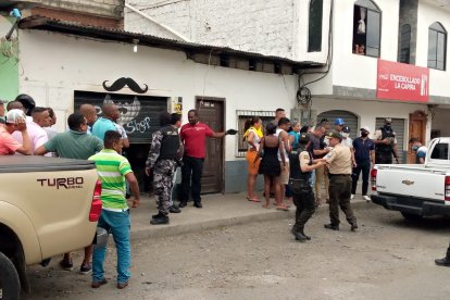 Asesinan al hijo de un exjuez dentro de una peluquería