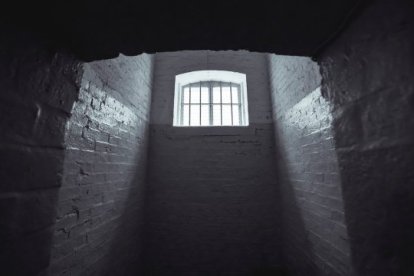 Cárcel para hombre que abusaba de su hijo de 4 años en Colombia