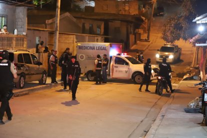 El difunto ingresó a un domicilio intentando escapar de los policías, pero terminó muerto luego de un cruce de balas.