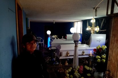 Ayer por la mañana, los menores de edad fueron velados en la casa de sus parientes maternos.