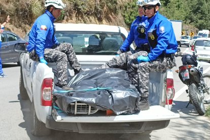 Los cuerpos fueron trasladados a la morgue sin identificar.