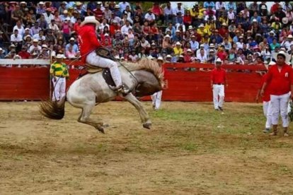 Jinete fue encontrado acribillado en las faldas del cerro de Samborondón