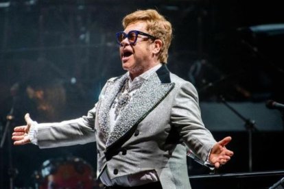Elton John actuará en acto principal del festival de música de Glastonbury