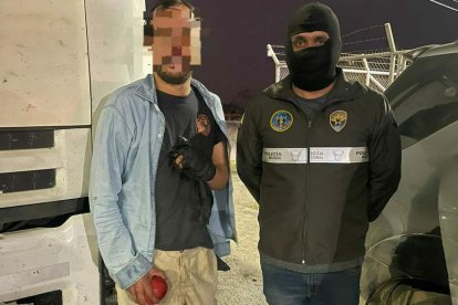 Luis T. fue liberado, la madrugada de ayer. Estaba descalzo.